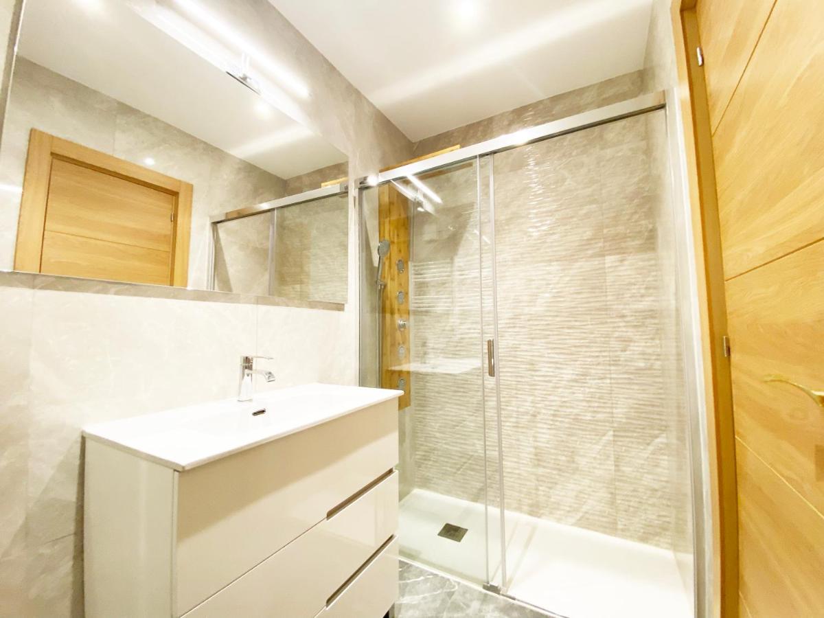 Paradise Luxurious Flat, Free Parking, 3 Double Rooms, Terrace, Jacuzzi, Fully Renovated San Sebastián Eksteriør bilde