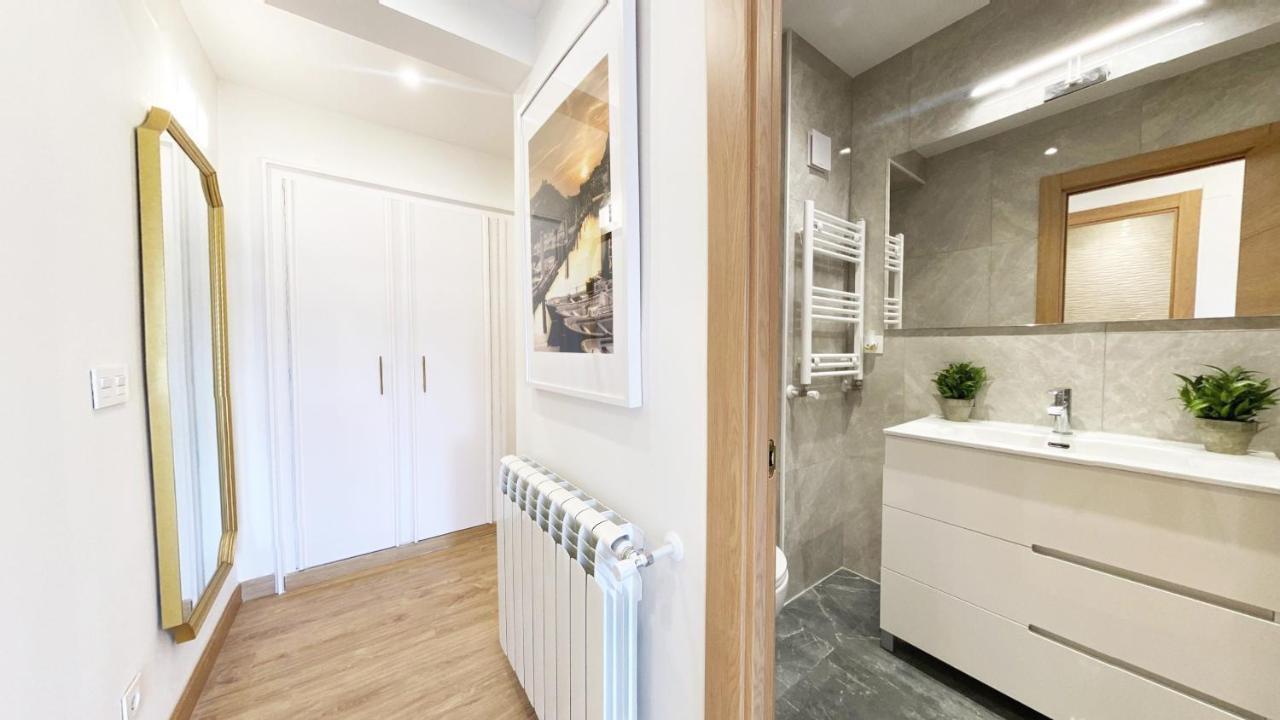 Paradise Luxurious Flat, Free Parking, 3 Double Rooms, Terrace, Jacuzzi, Fully Renovated San Sebastián Eksteriør bilde